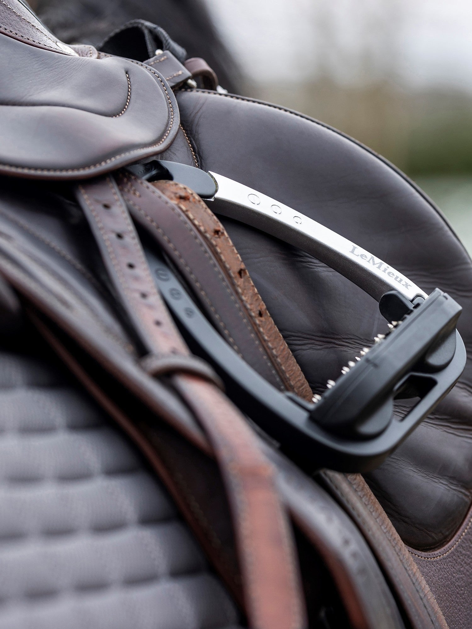 #color_black/aluminum