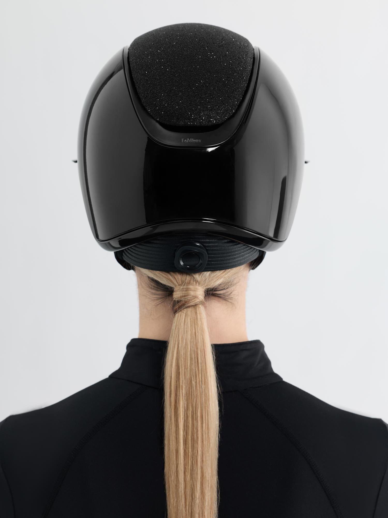 #color_brilliance black