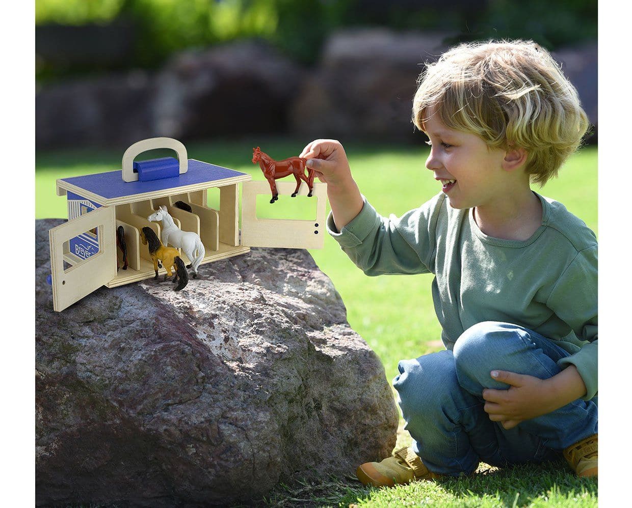 Breyer Farms Wood Carry Stable