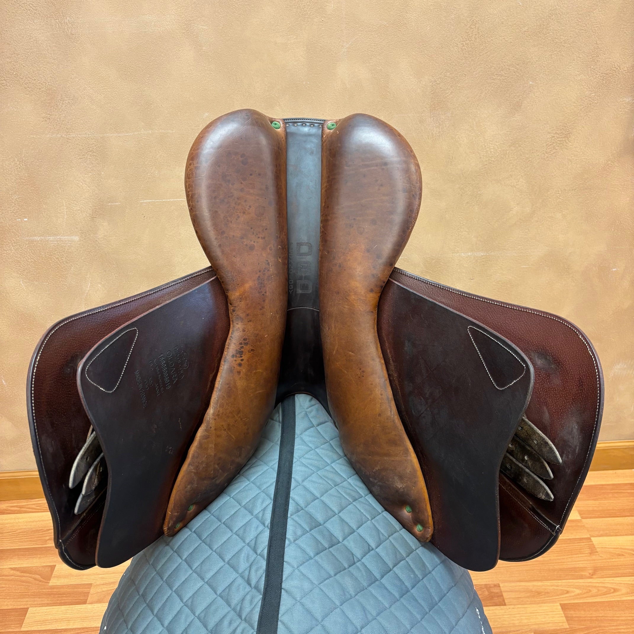 Used Decoucoux Oldara Jump Saddle 18.5" Medium Wide Tree