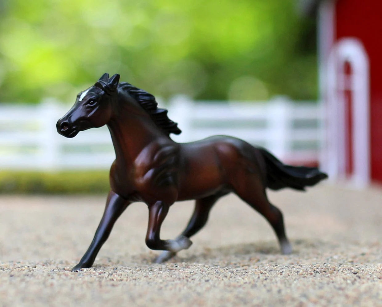 Breyer Mystery Horse Surprise: Exquisite Equines - Series 4
