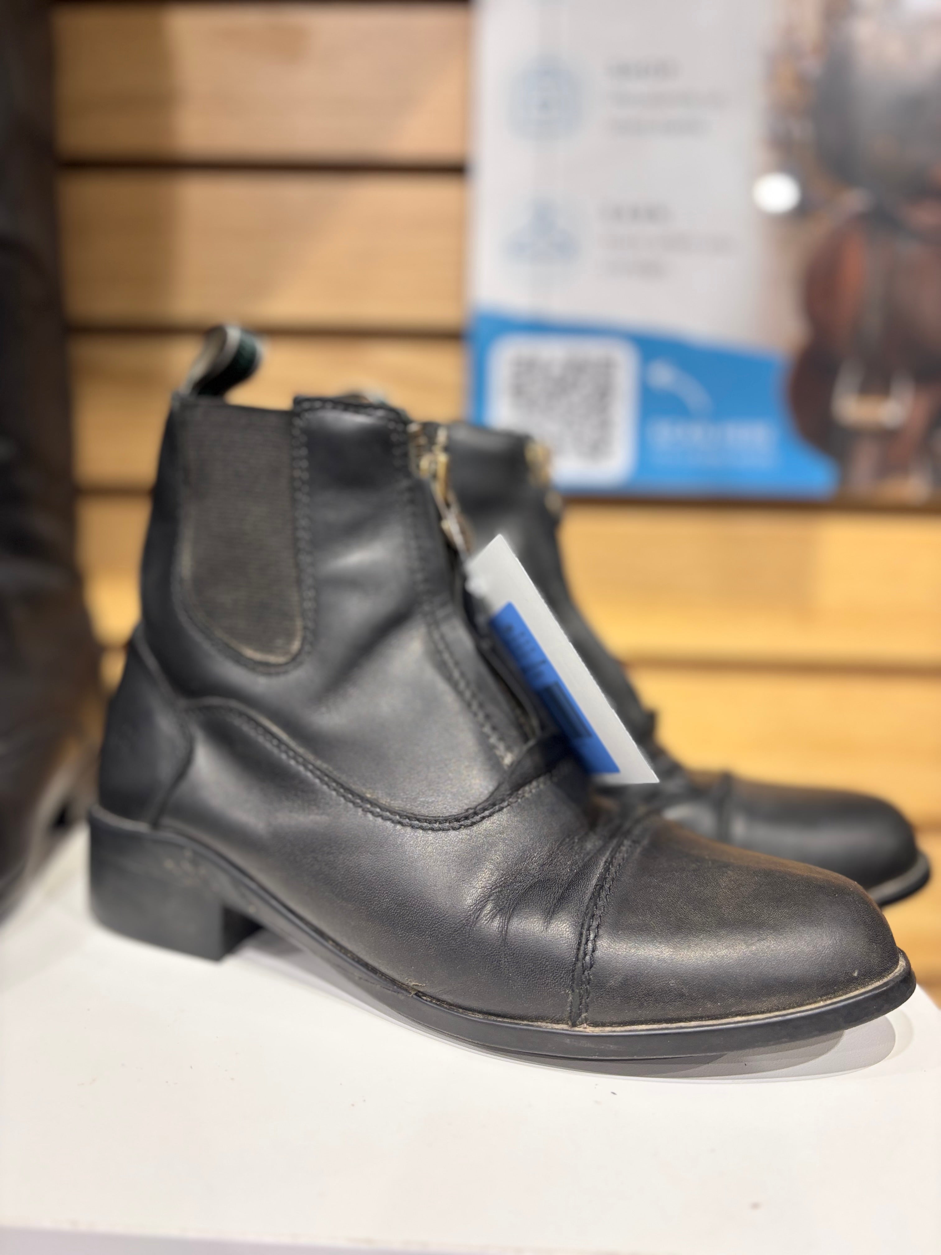 Used 4 Black Ariat Heritage Paddock Boots