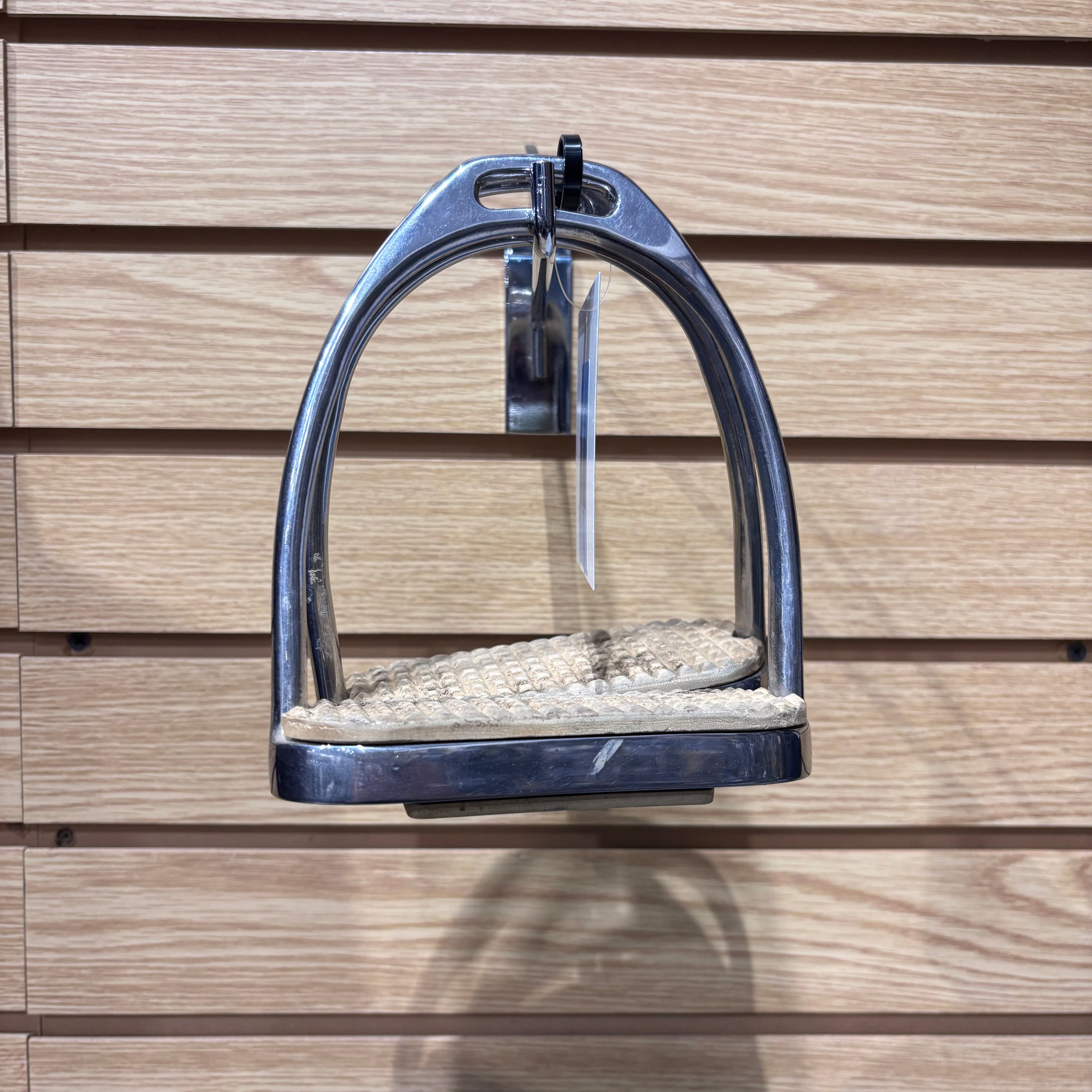 Used 4.5" Metal Stirrups
