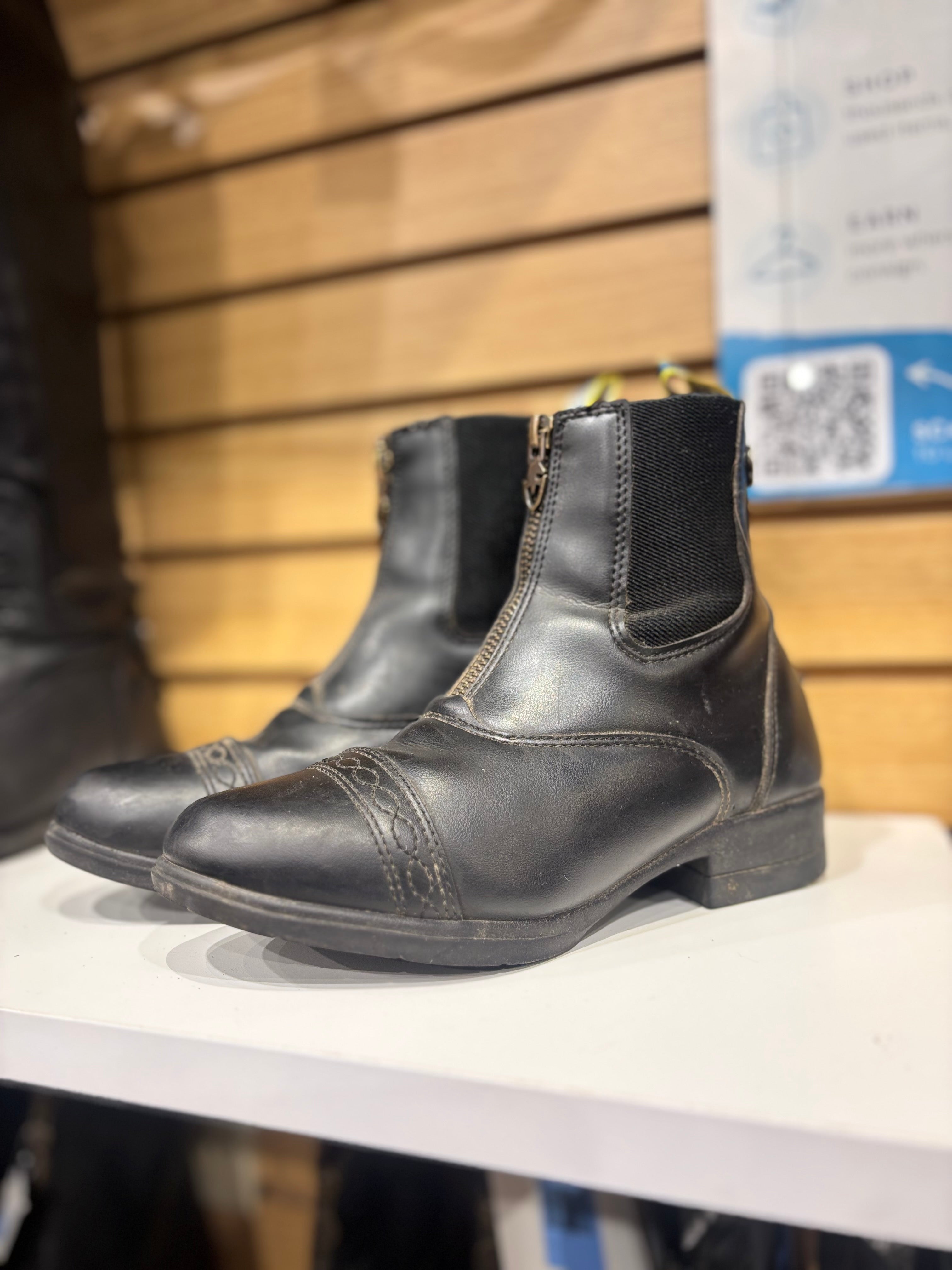 Used 3 Black Moretta Paddock Boots