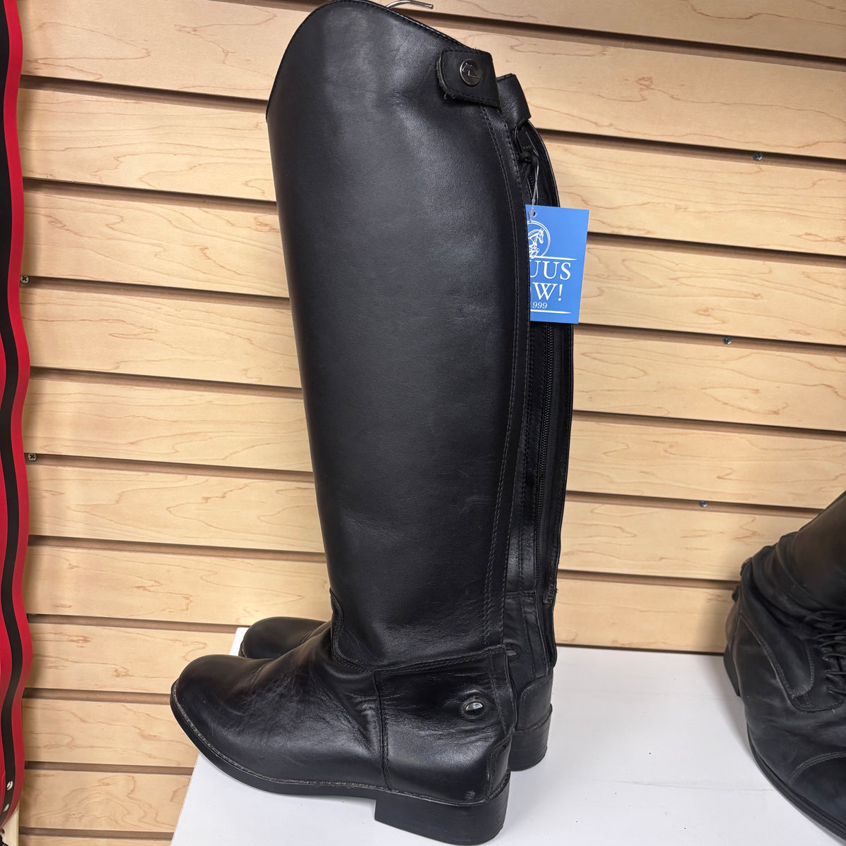 Used Dublin 8 Black Tall Boots