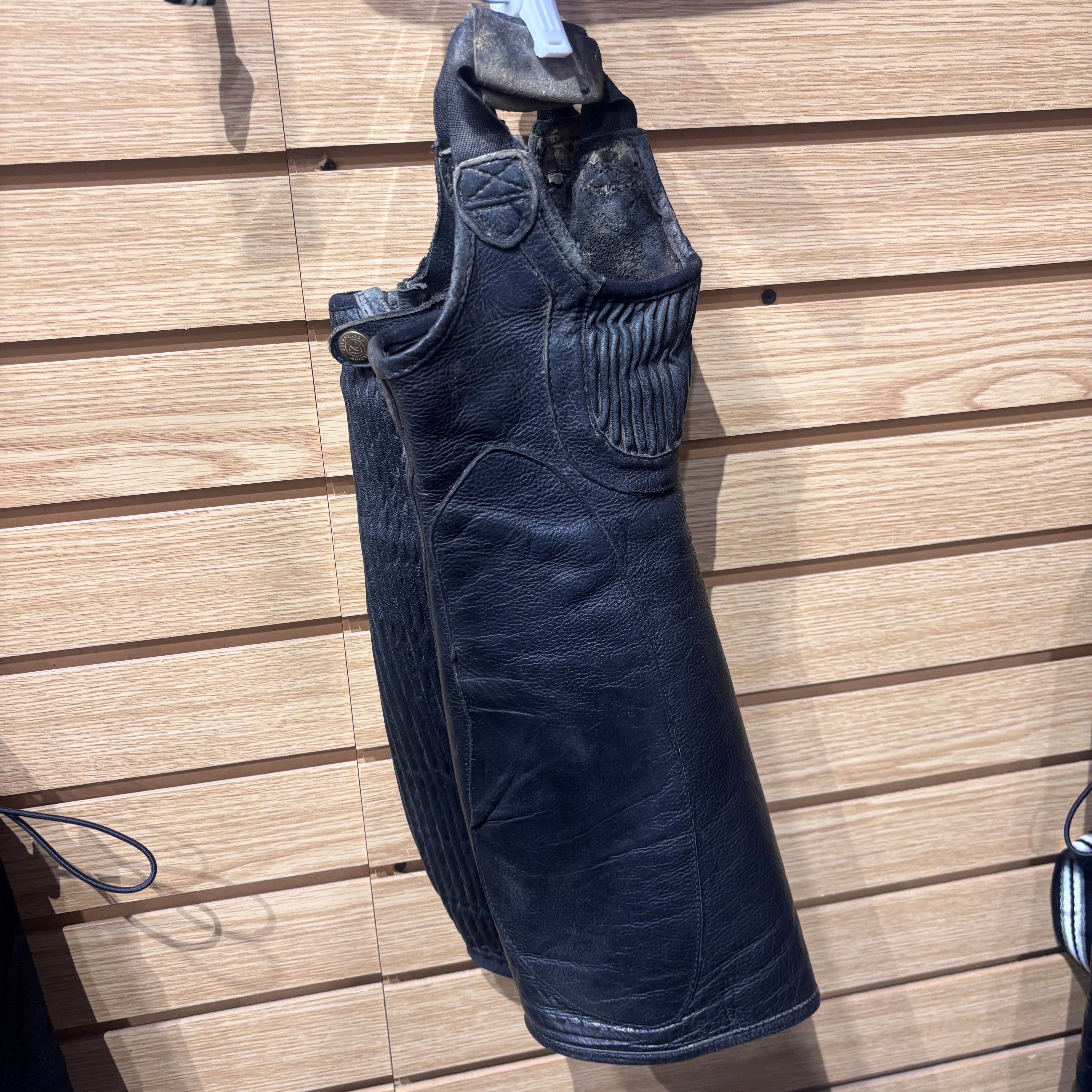 Used Medium Black Ovation Half Chaps