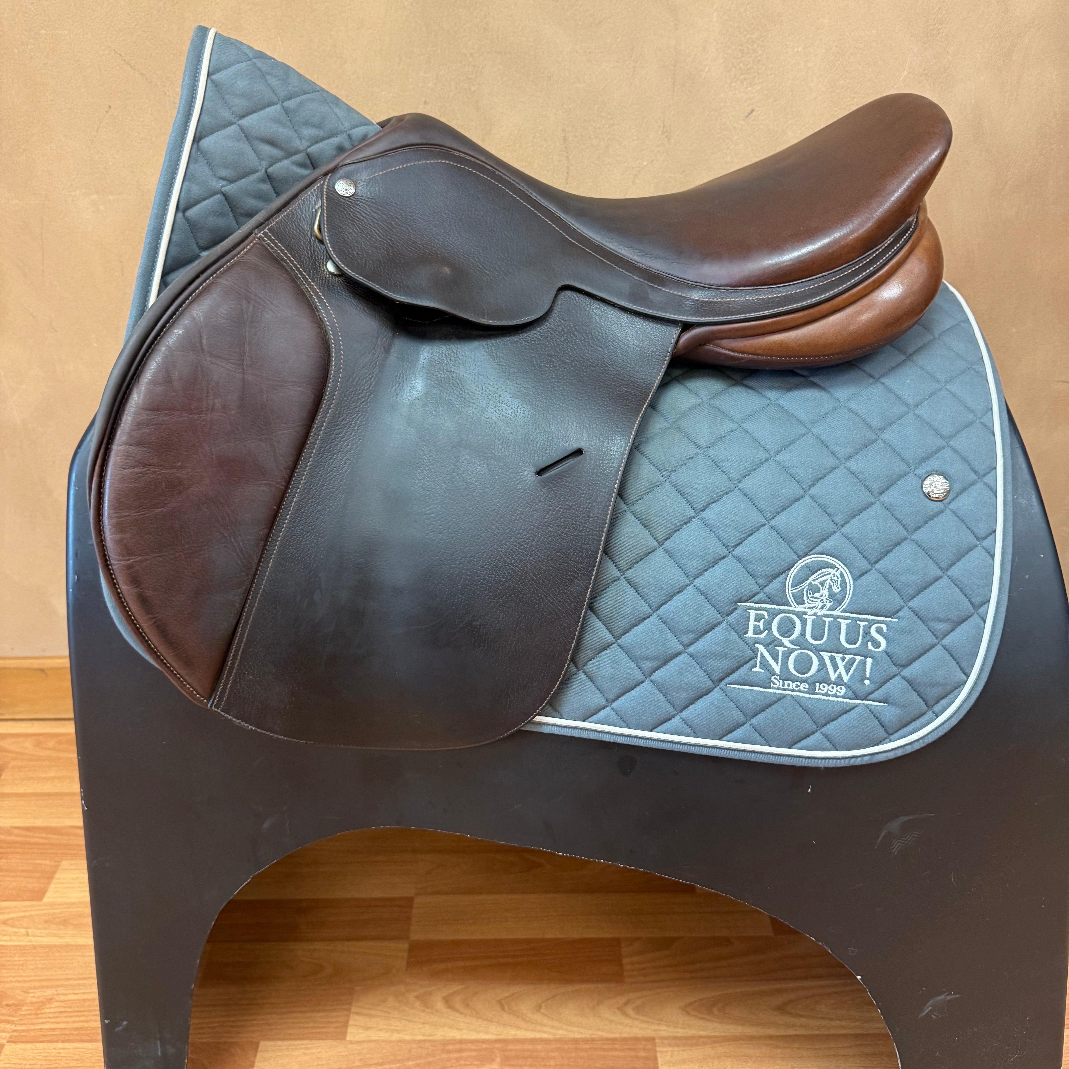 Used Collegiate Convertible Jump Saddle 17" Adjustable Tree