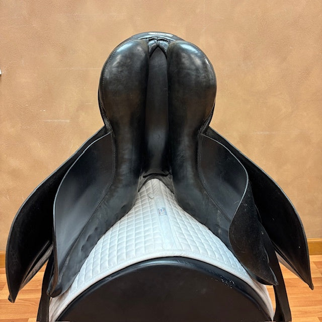 Used Stubben Tristan Dressage Saddle 18" Wide Tree