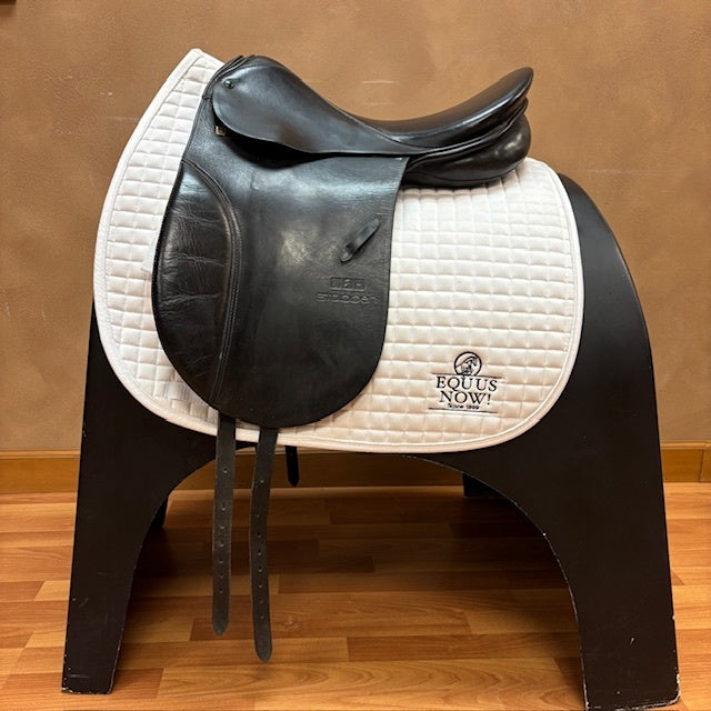 Used Stubben Tristan Dressage Saddle 18" Wide Tree