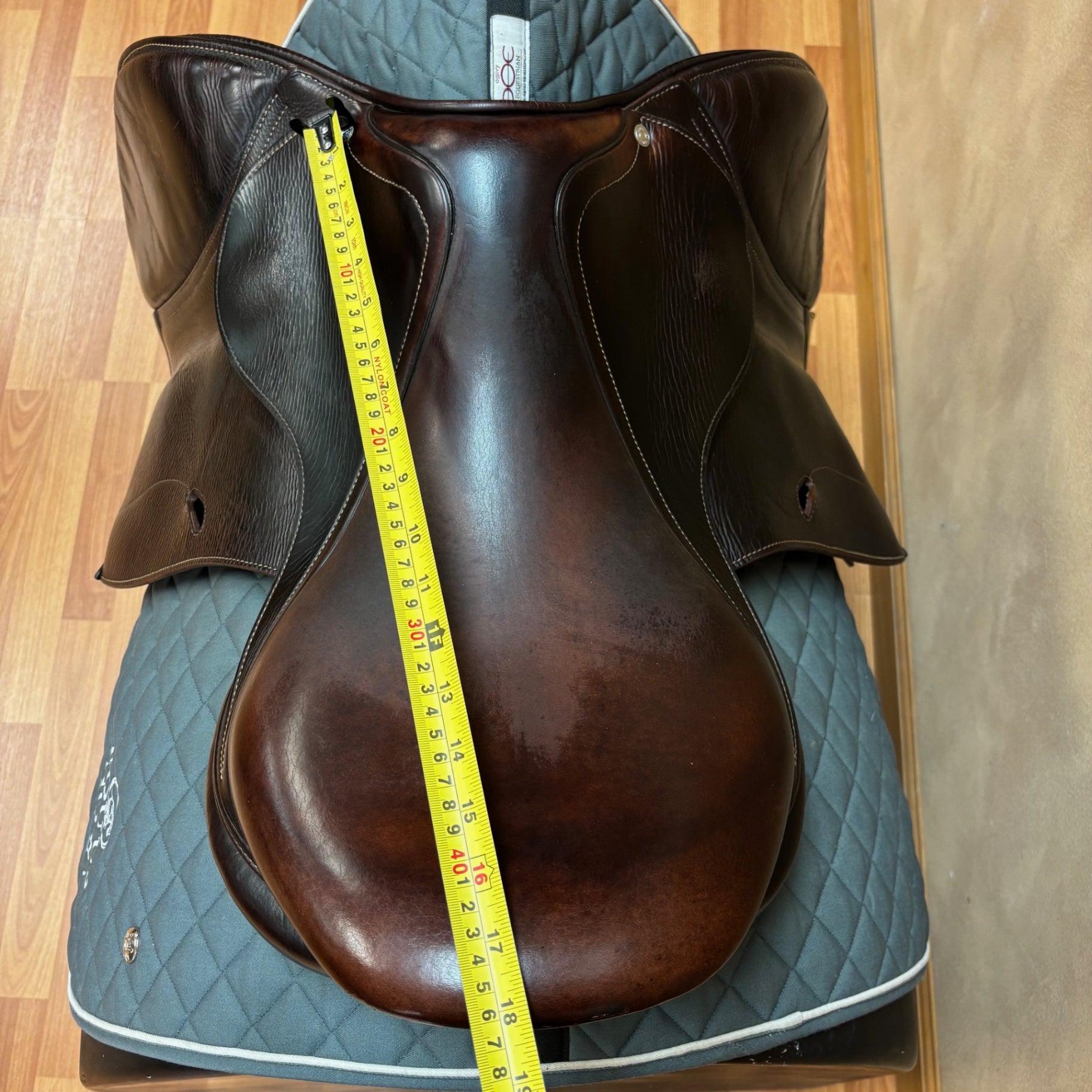 Used Antares Connexion Jump Saddle 18" Medium Wide 