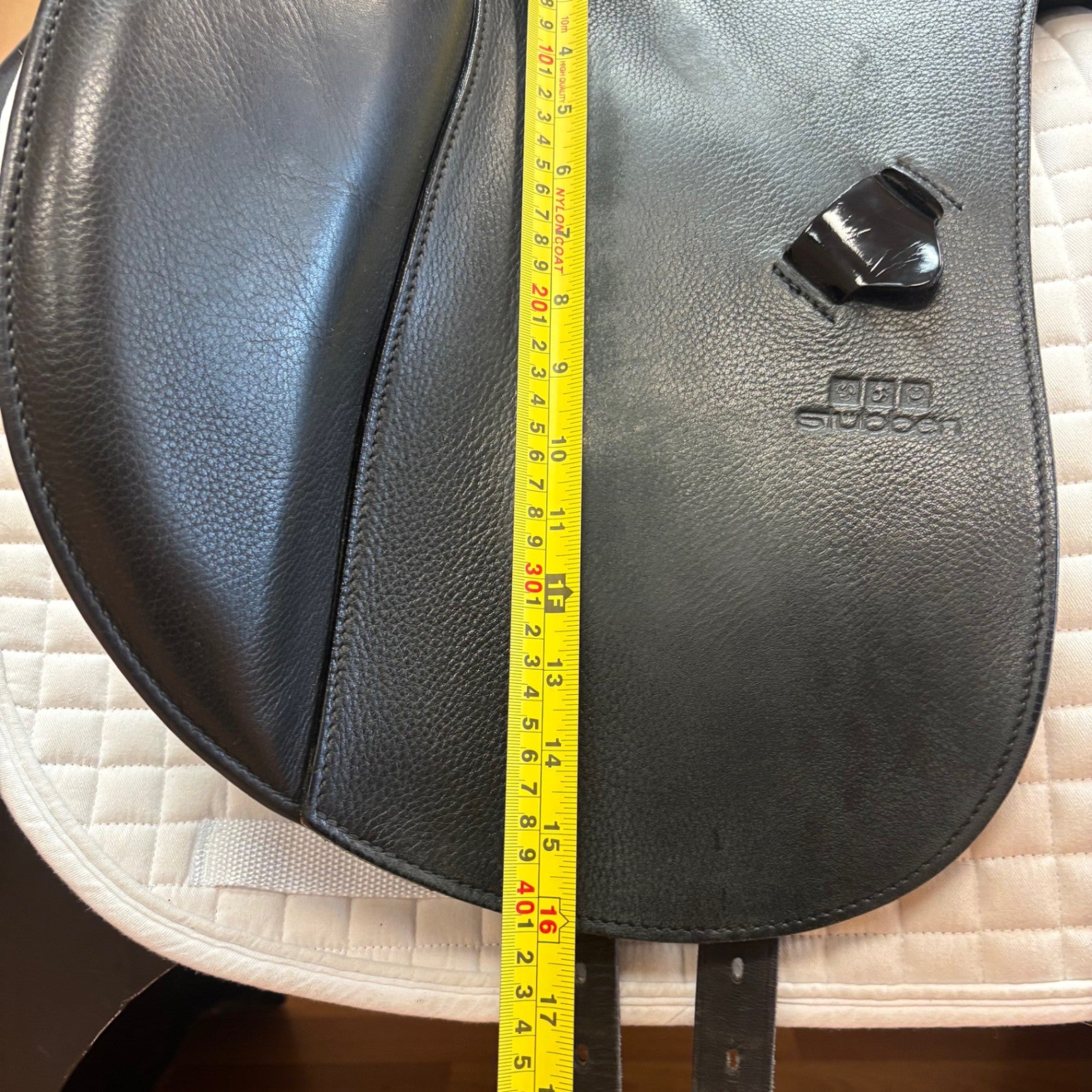 Used 1984 De Luxe Stubben Dressage Saddle 17.5" Medium Wide Tree