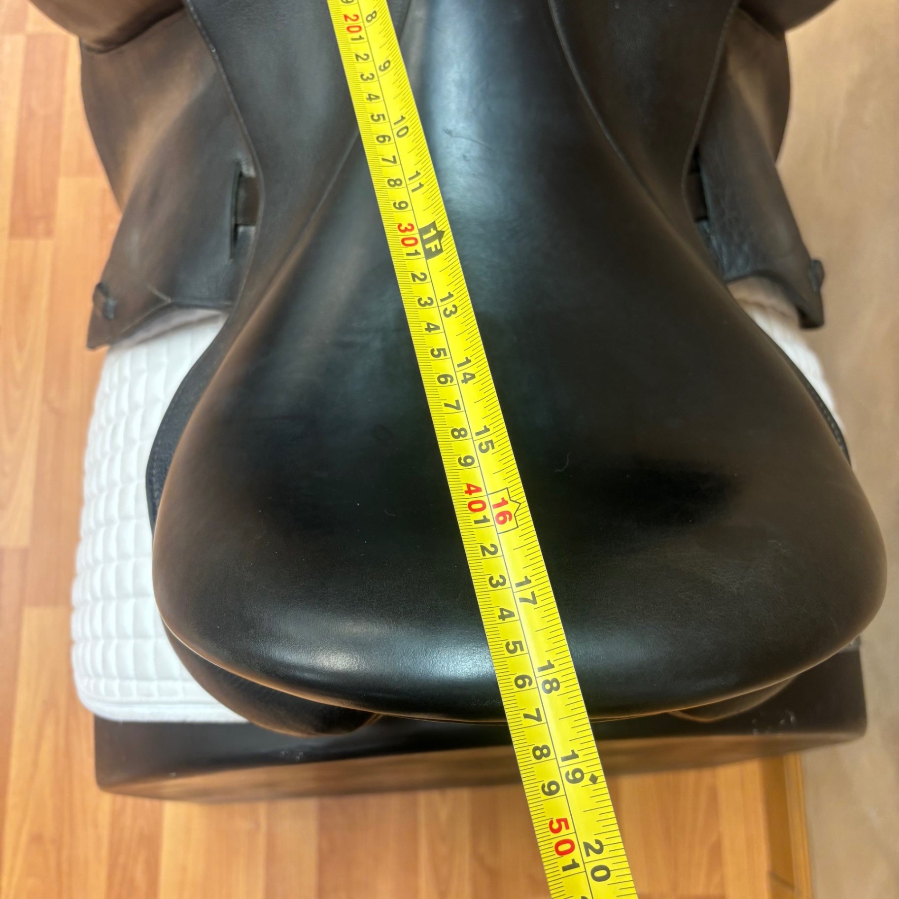 Used Custom Saddlery Icon Flight 18" Medium/Wide Tree