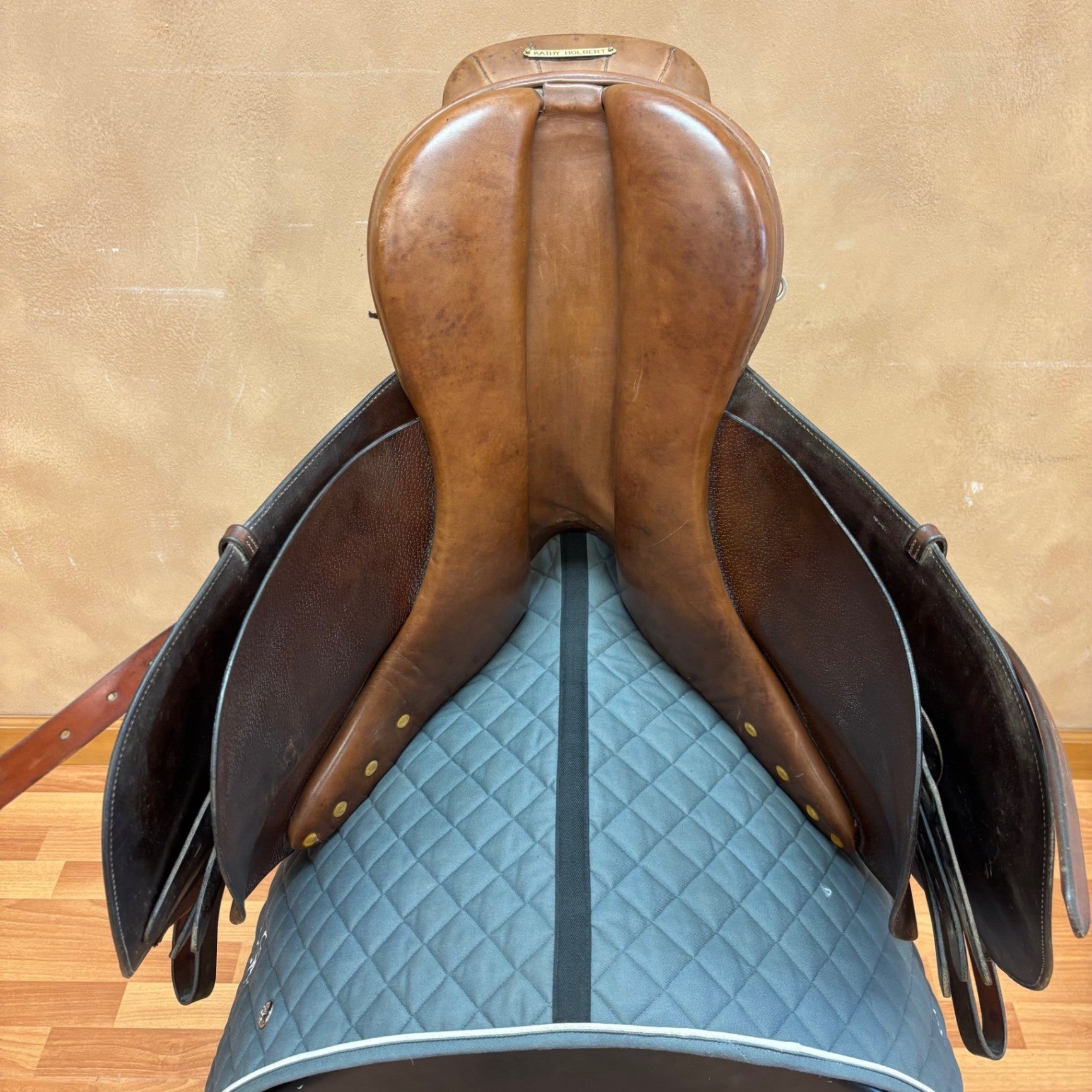 Used Jefferies Jump Saddle 17" Medium/Narrow Tree
