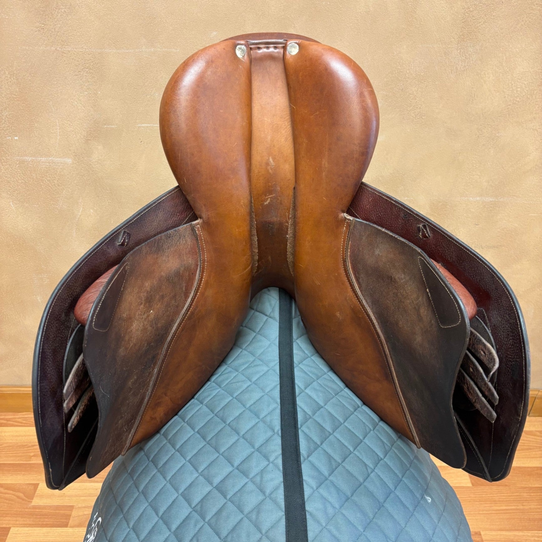 CWD Jump Saddle 17" Medium Tree