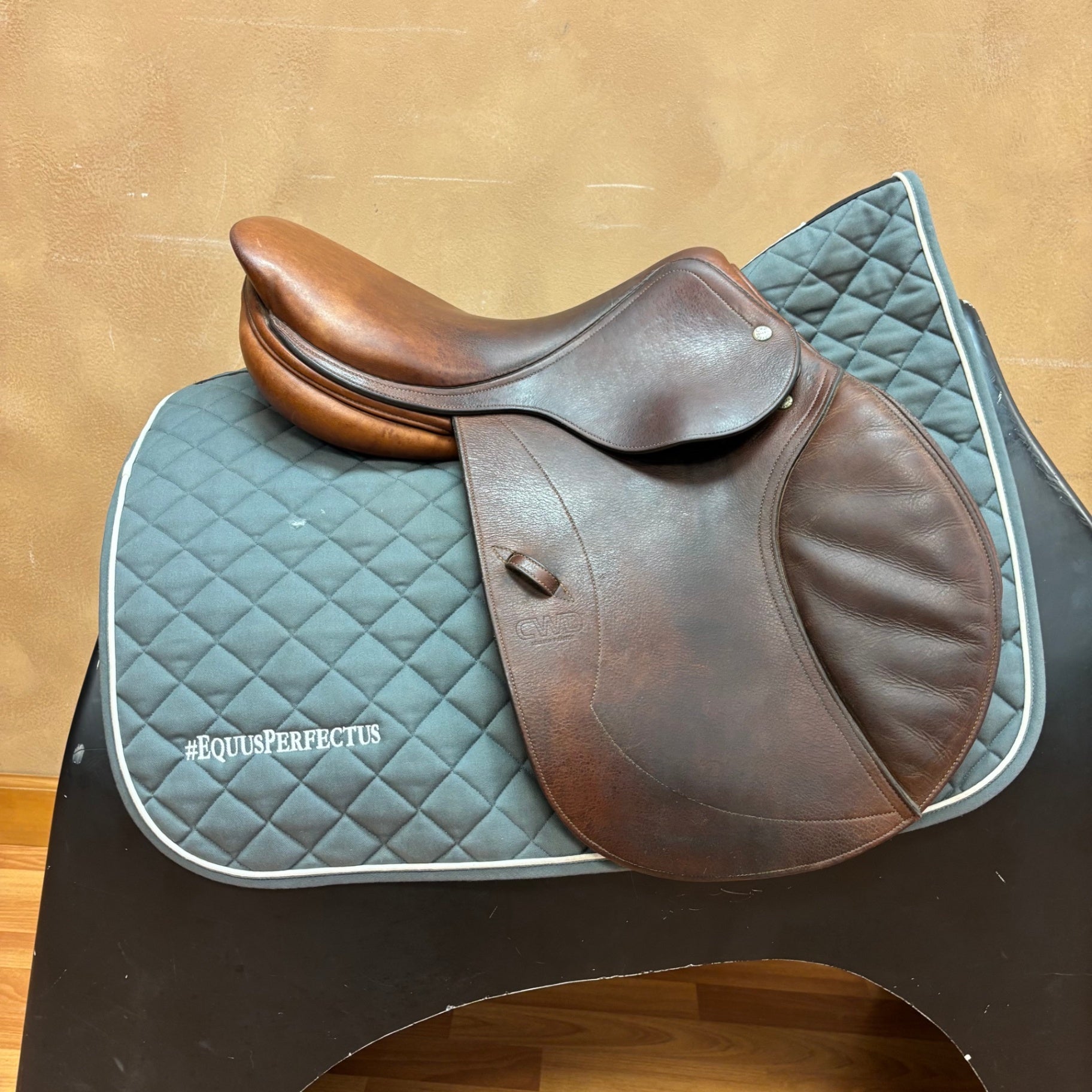 CWD Jump Saddle 17" Medium Tree