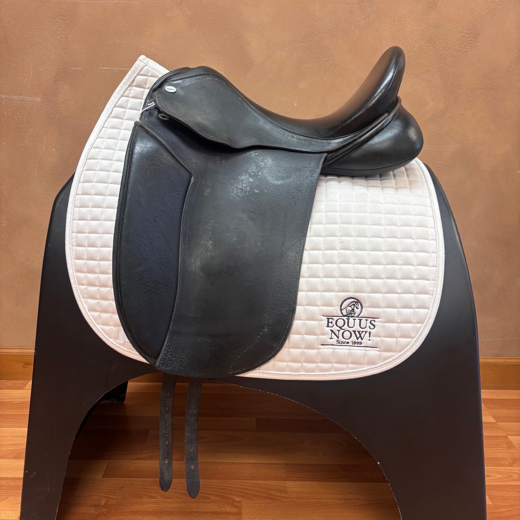 Used Legacy Dressage Saddle 17.5" Wide Tree