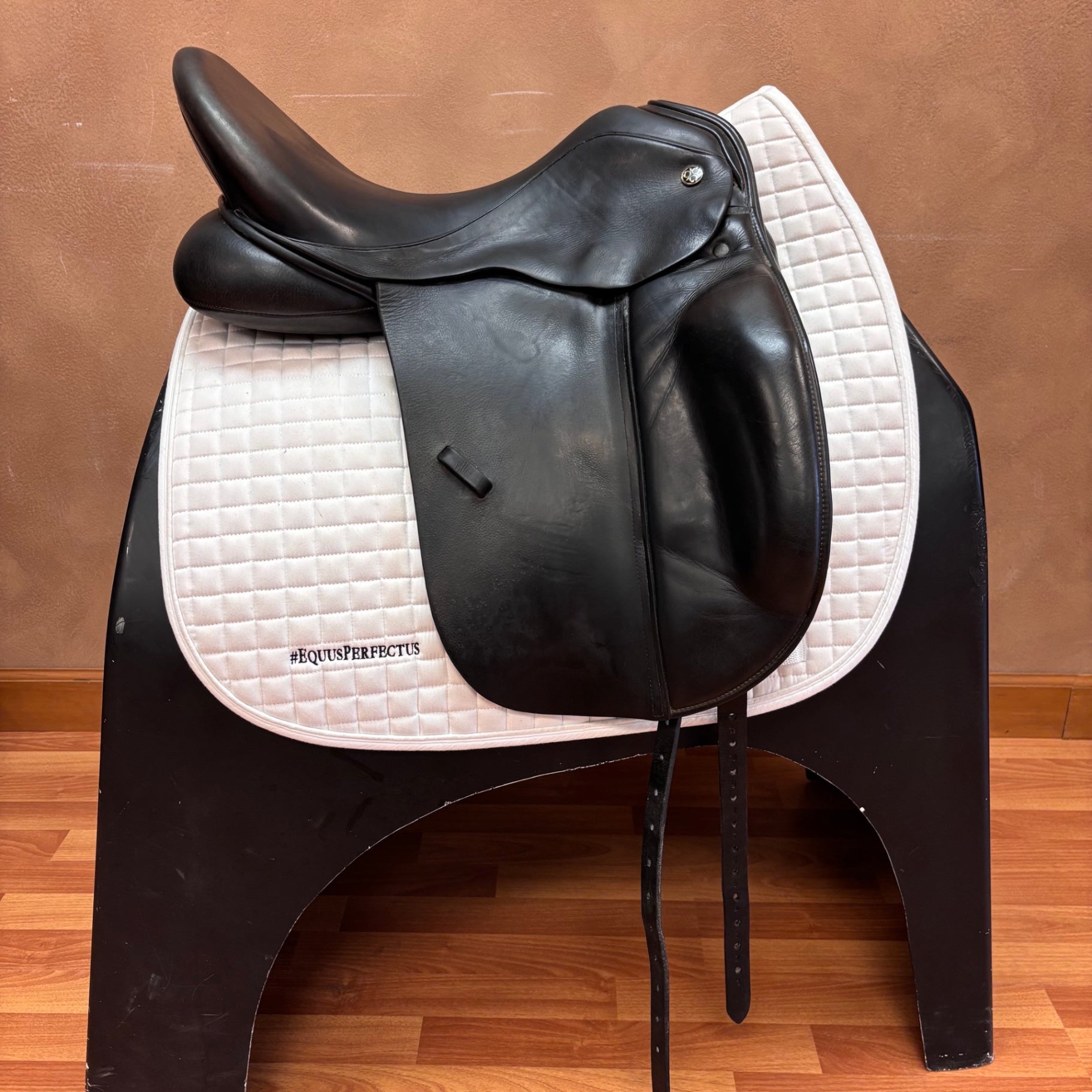Used Trilogy Verago Elite Dressage Saddle 18" Wide Tree