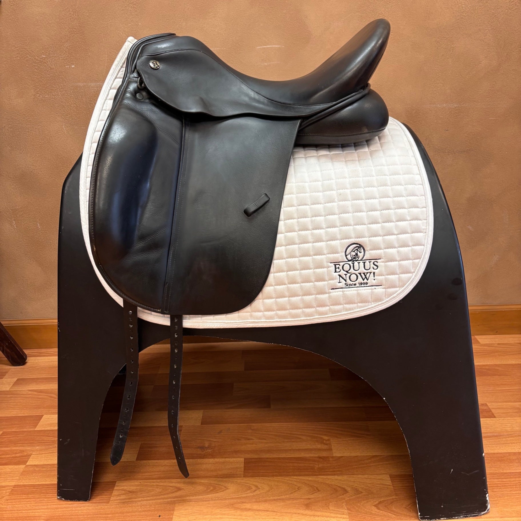 Used Trilogy Verago Elite Dressage Saddle 18" Wide Tree