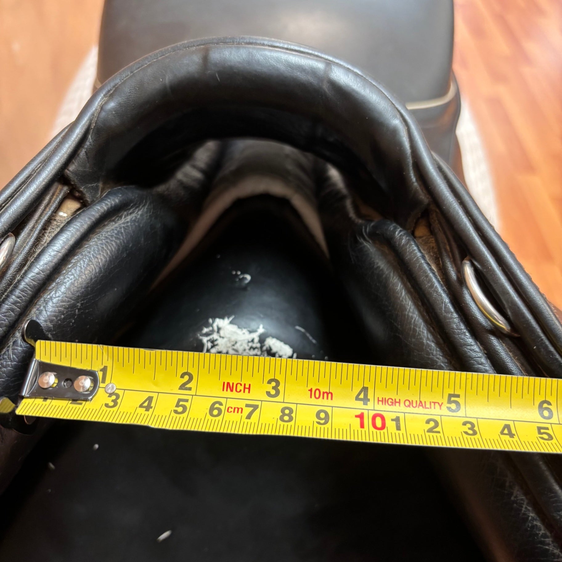 Used dt-Saddlery Dressage Saddle 18" Butterfly Tree 