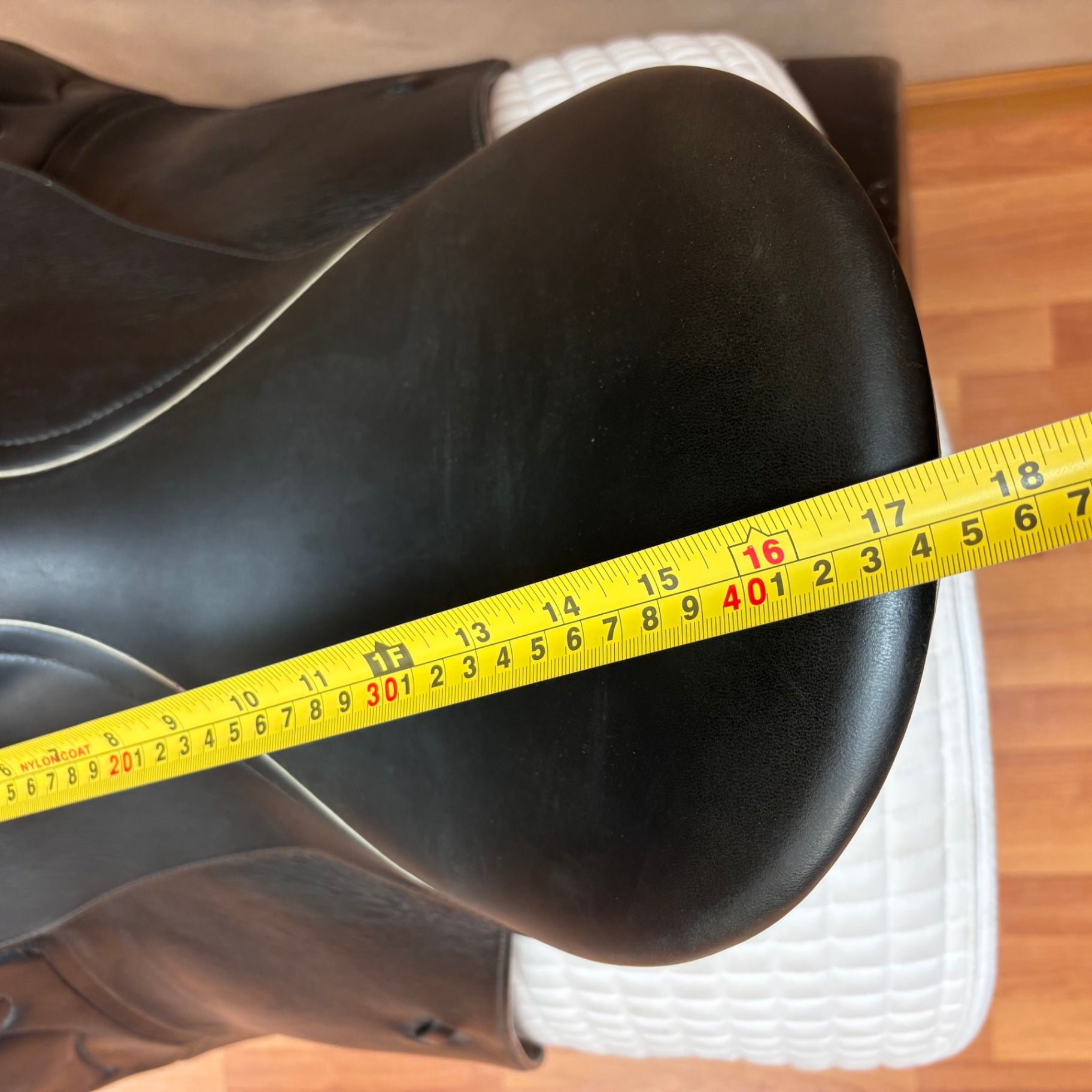 Used dt-Saddlery Dressage Saddle 18" Butterfly Tree 