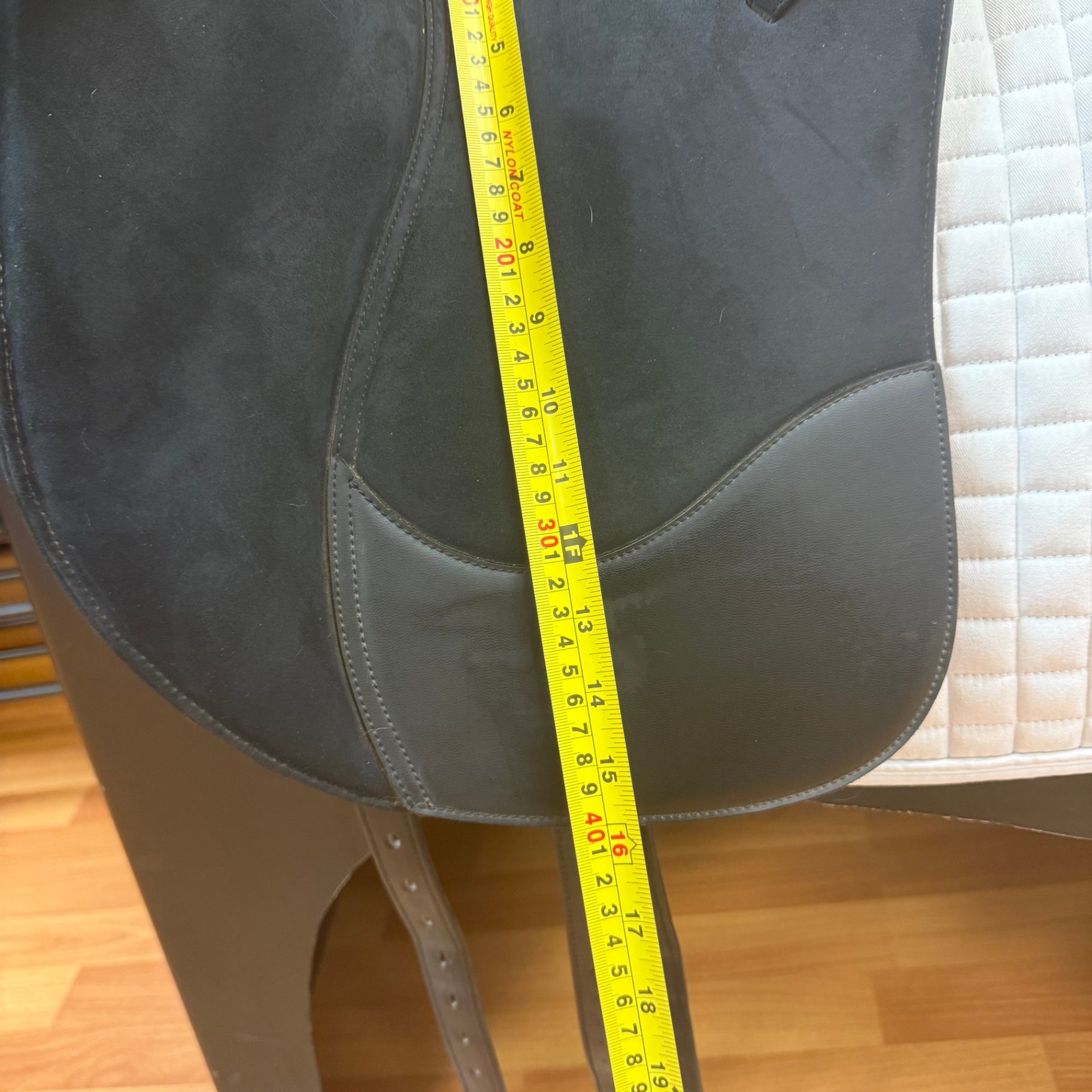 Used Wintec Isabel Dressage Saddle 17" Adjustable Tree