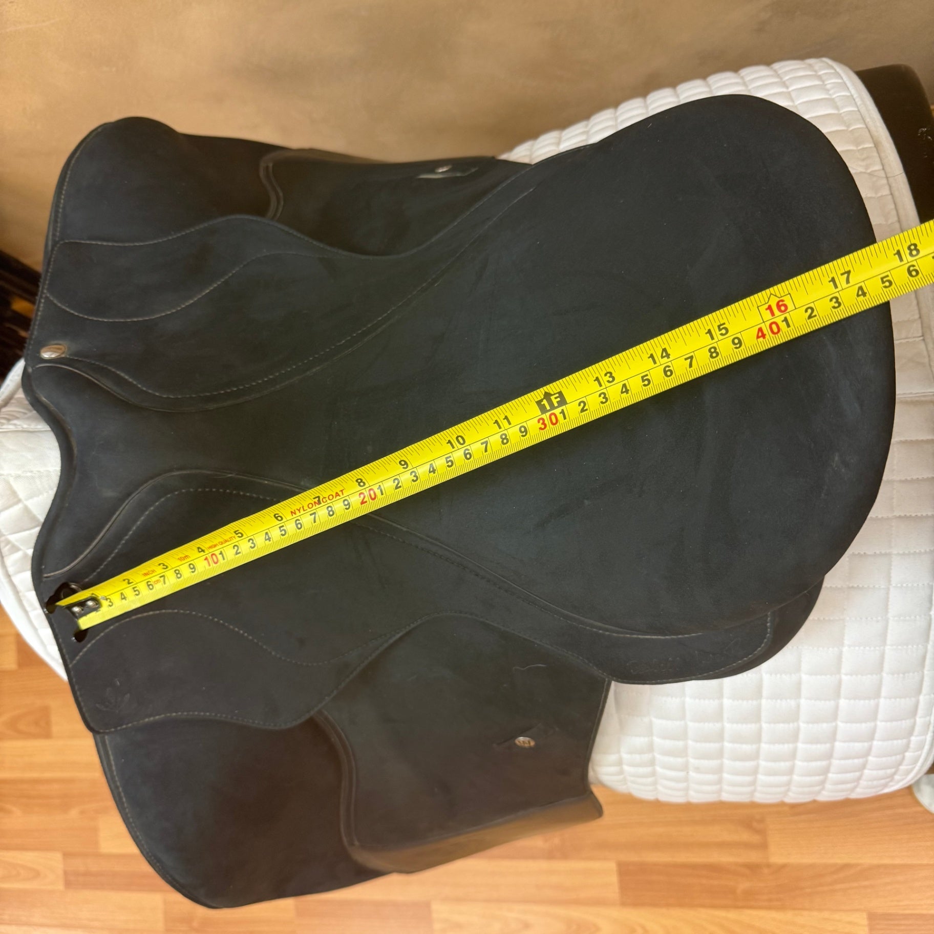 Used Wintec Isabel Dressage Saddle 17" Adjustable Tree