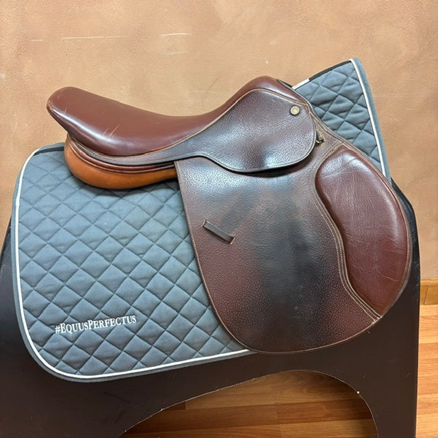 Used Collegiate Ruiz Diaz Jump Saddle 17" Wide Tree