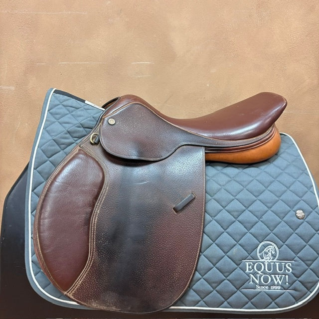 Used Collegiate Ruiz Diaz Jump Saddle 17" Wide Tree