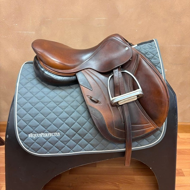 Used CWD SE01 Jump Saddle 17" Medium Tree