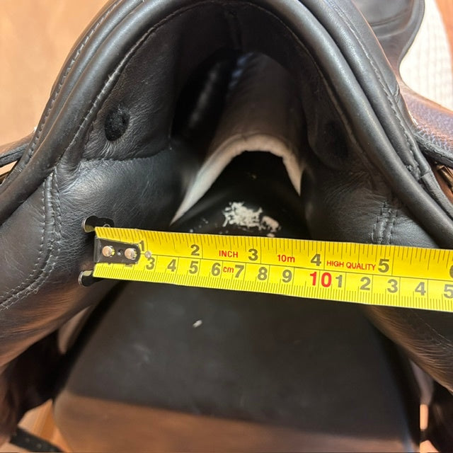 Used Bliss of London Paramour Dressage Saddle 17.5" Medium Tree 