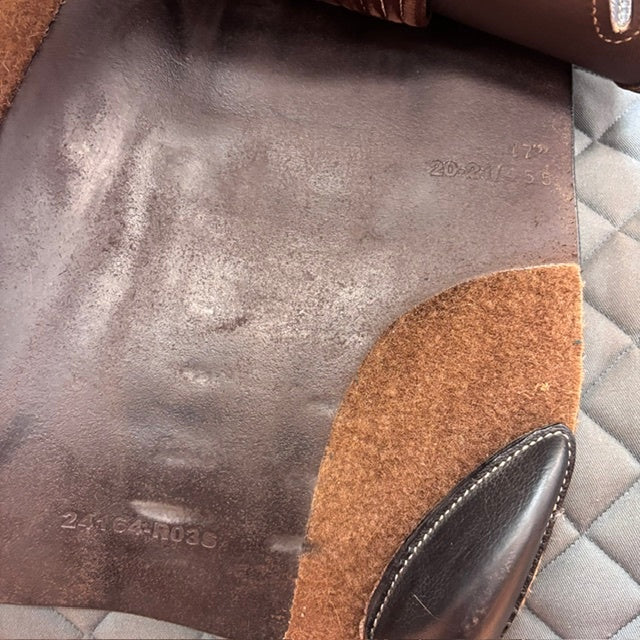 Used HDR Equipe Jump Saddle 17" Adjustable Tree