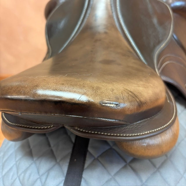Used HDR Equipe Jump Saddle 17" Adjustable Tree