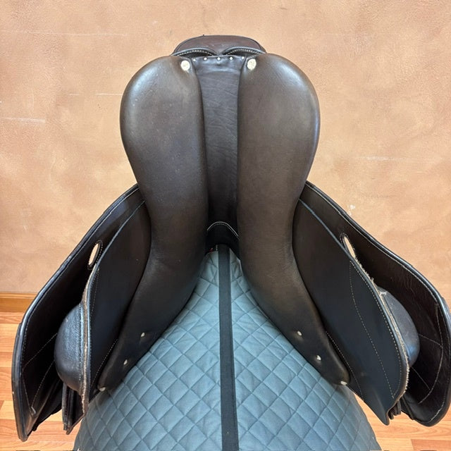 Used HDR Equipe Jump Saddle 17" Adjustable Tree