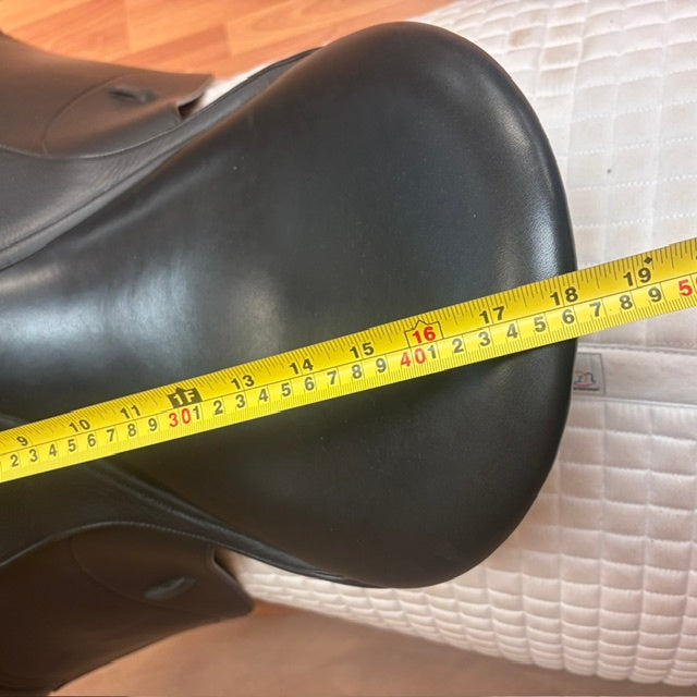 Used Ovation Salinero Dressage Saddle 18" Adjustable Gullet