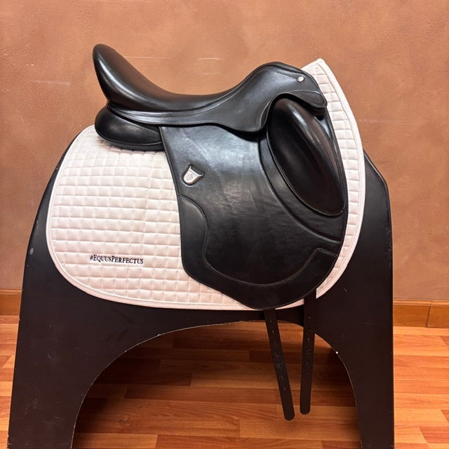 Used Bates Artiste Dressage Saddle 17.5" Adjustable Tree