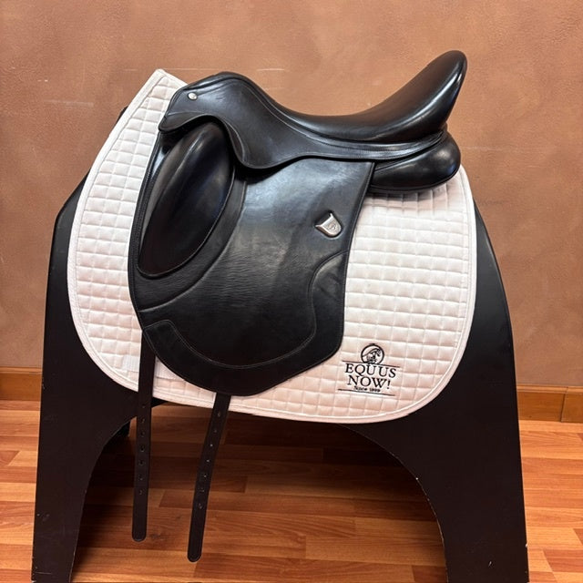 Used Bates Artiste Dressage Saddle 17.5" Adjustable Tree