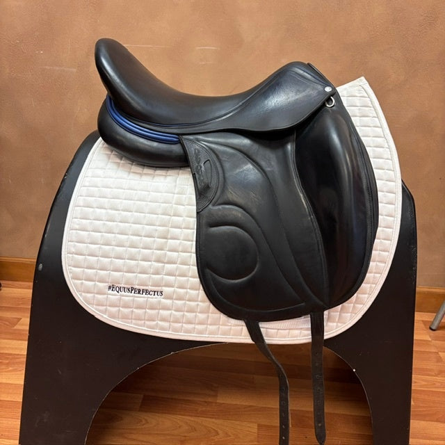 Used Devoucoux Loreak Dressage Saddle 18.5" Wide Tree