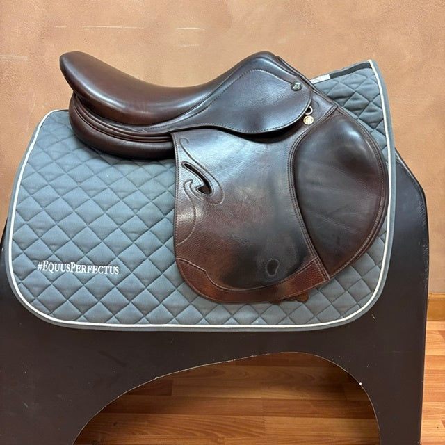 Used Prestige Passion Jump Saddle 17" Medium Tree