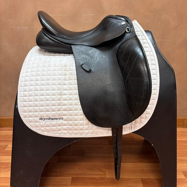 Used ANKY Cuir de Chamont Dressage Saddle 17.5" Medium Tree