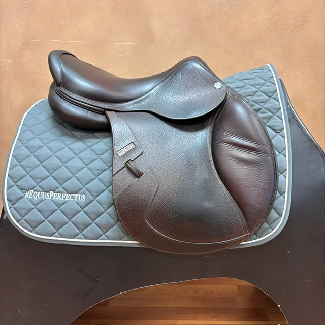 Used CWD SE26 Jump Saddle 17" Medium Tree
