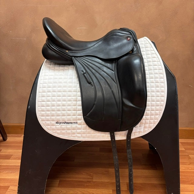 Used Albion SLK Dressage Saddle 17.5" Medium Wide Tree