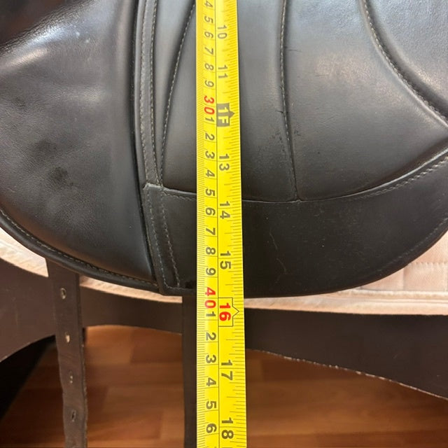 Used Albion SLK Dressage Saddle 17.5" Medium Wide Tree
