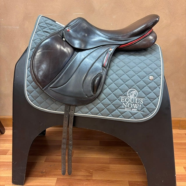 Used Albion Revelation Monoflap Jump Saddle 17.5" Medium/Wide Tree