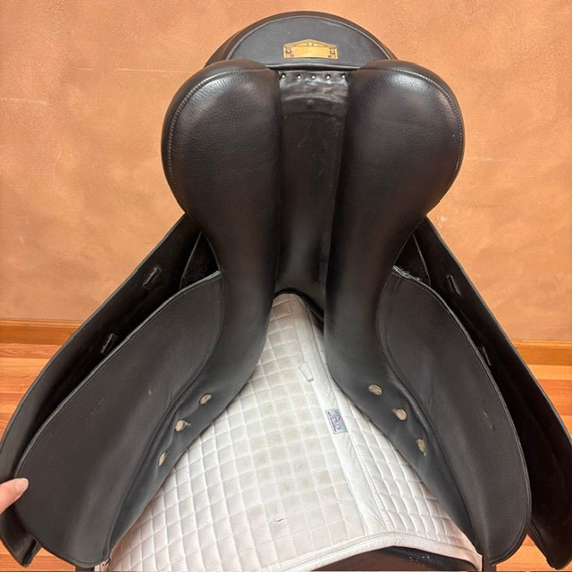 Used Albion SLK Ultima Dressage Saddle 17.5" Med/Wide Tree