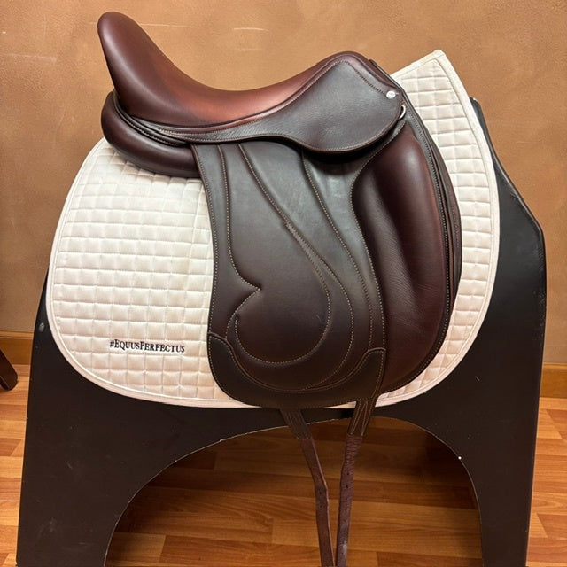 Used Antares Cadence Dressage Saddle 17.5" Medium/Wide Tree 