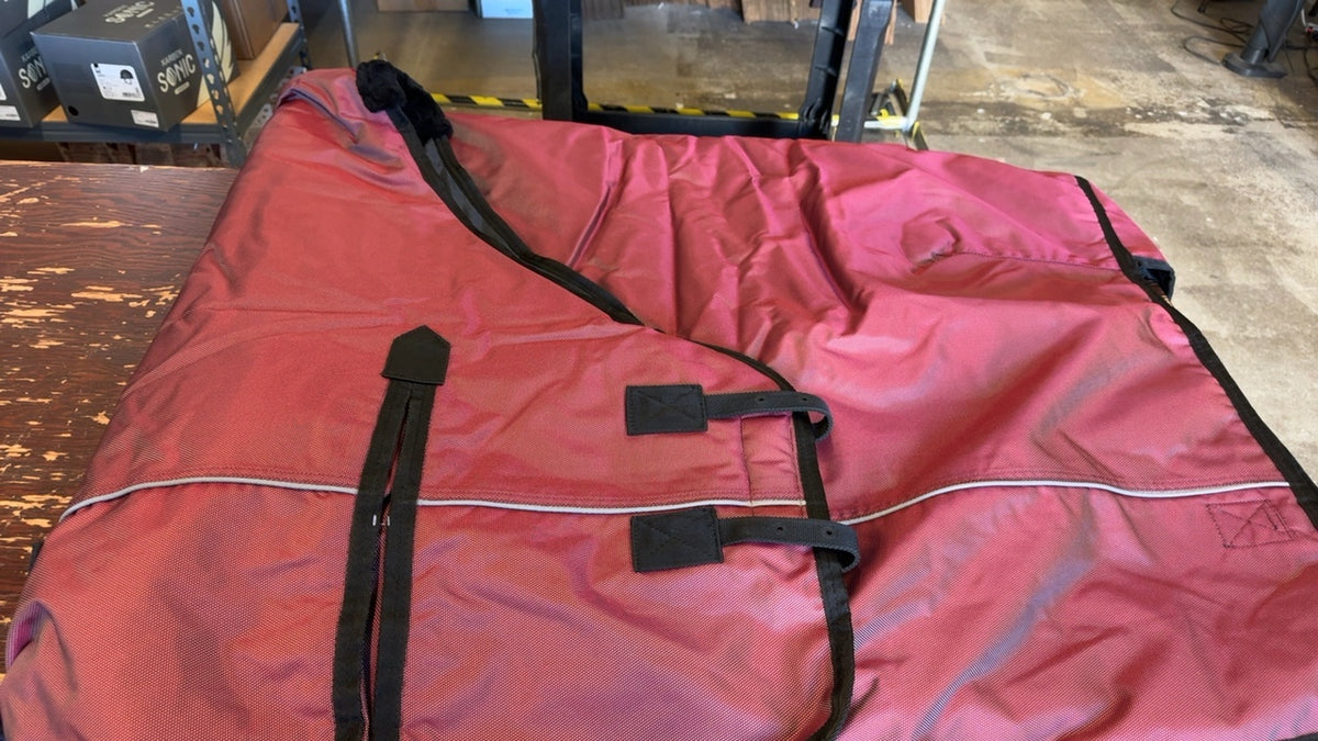 Used  Light Weight Big Dee's Turnout Blanket 70" Burgundy