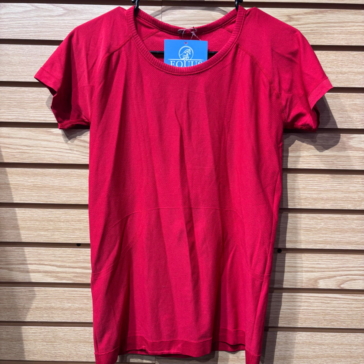 Used M/L Red TKEQ Style Short Sleeve Shirt
