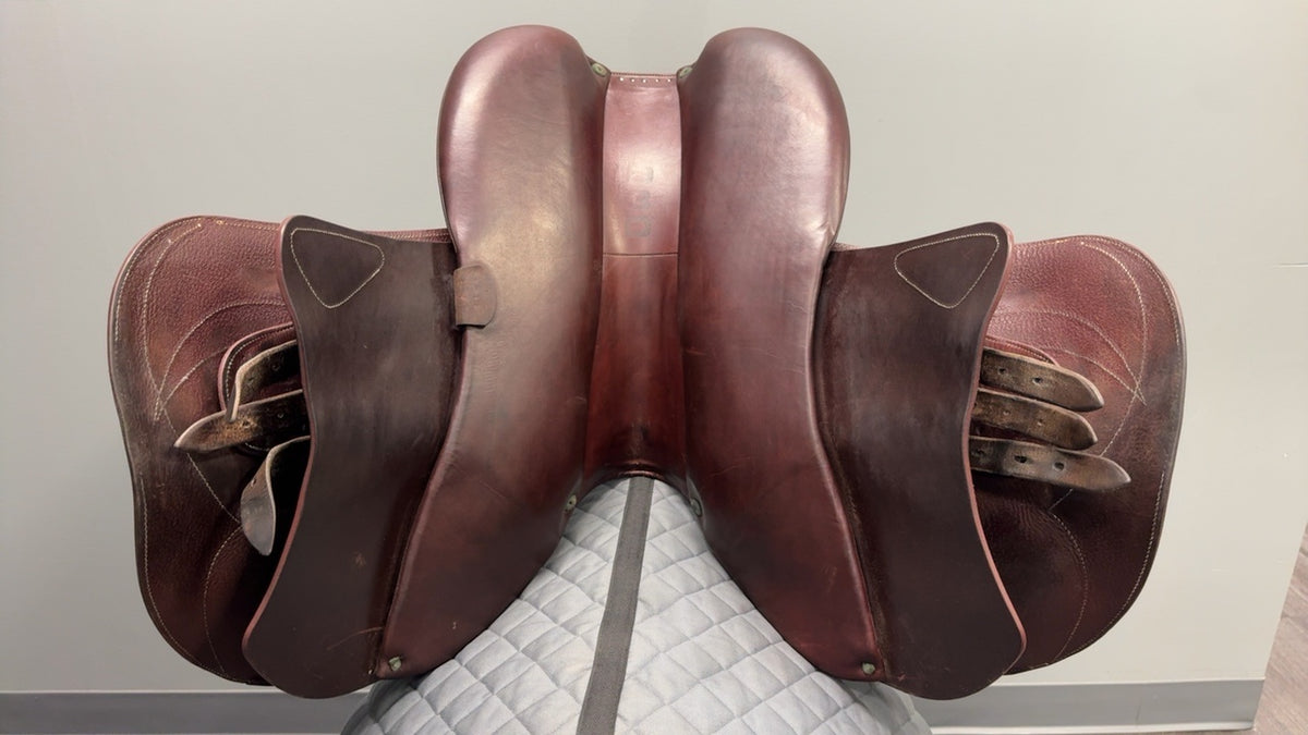 Used Devoucoux Biarritz Saddle 17.5" Medium Tree