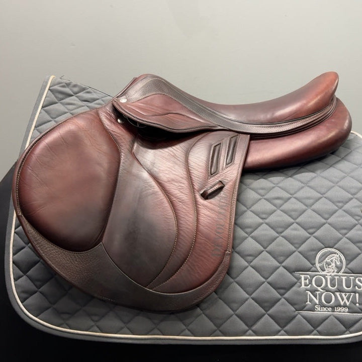 Used Devoucoux Biarritz Saddle 17.5" Medium Tree