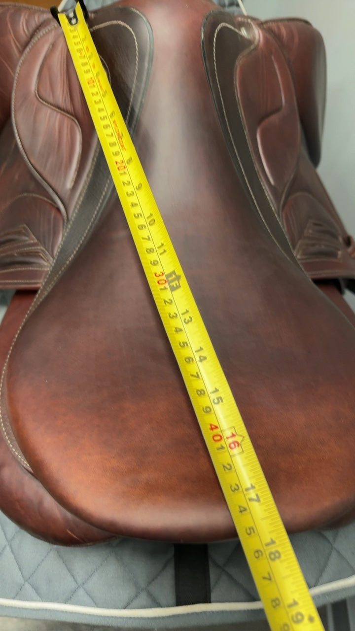 Used Devoucoux Biarritz Saddle 17.5" Medium Tree